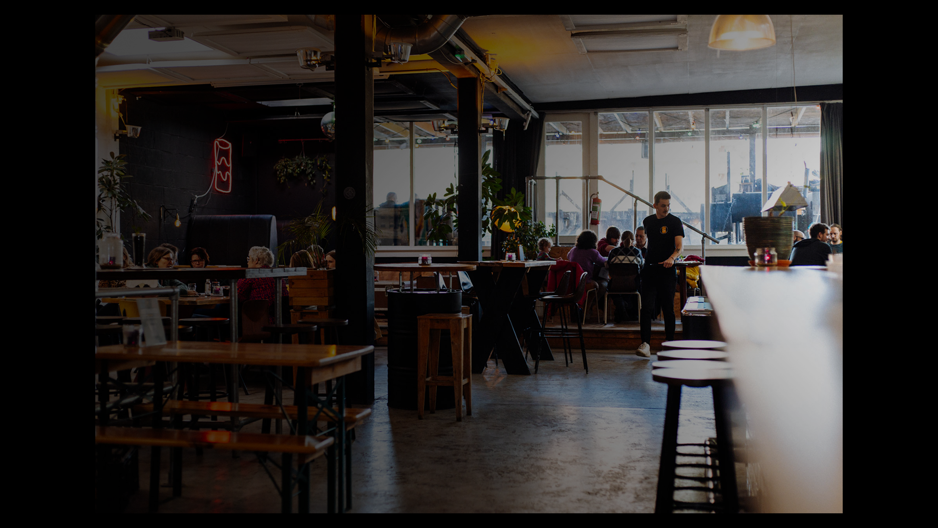 slider image slider_item_jx3FPq